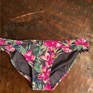 Xhileration Floral Women's Swim Bottom, nwot, size med